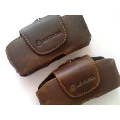 Fekvő bőr tok, Motorola E398, barna